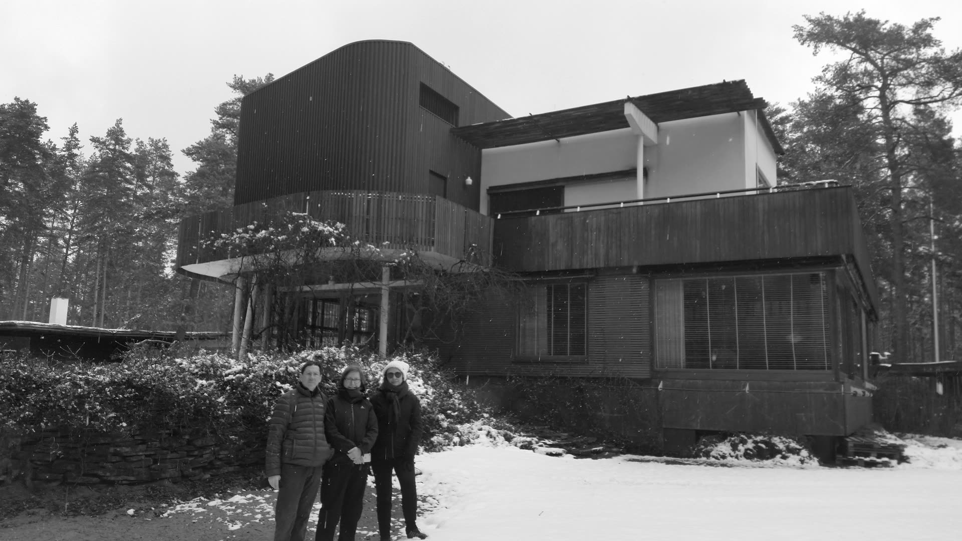 Ante la Villa Mairea de Alvar Aalto, Noormarkku, 2017